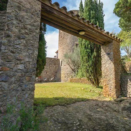Castillo Xirau Lux * Santa Susanna