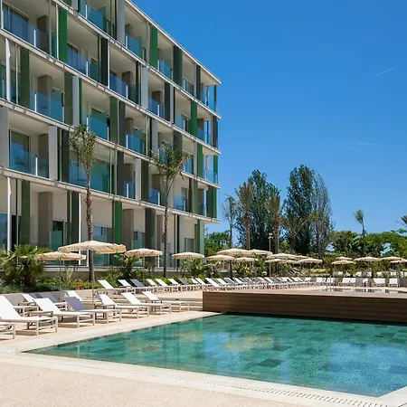 Atzavara & Hotel 5*