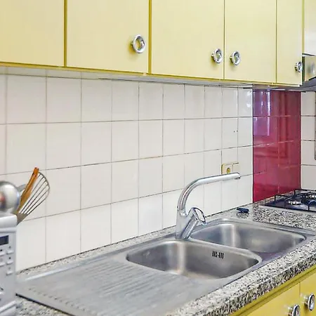 Apartamento Awesome In With Kitchen