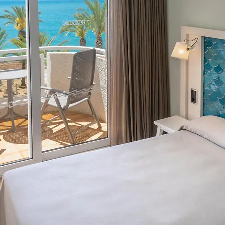 Caprici & Hotel 4*