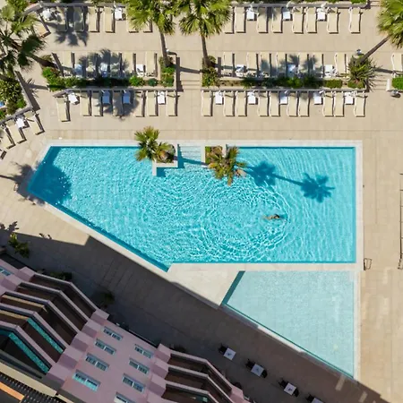 Khách sạn Aqua The Breeze (adults Only +18)