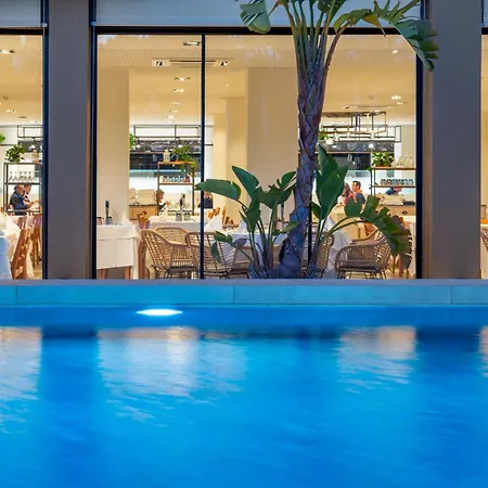 Khách sạn Aqua The Breeze (adults Only +18)