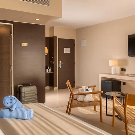 Khách sạn Aqua The Breeze (adults Only +18) 4*
