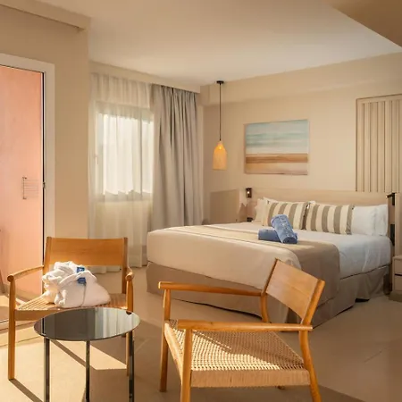 Khách sạn Aqua The Breeze (adults Only +18)