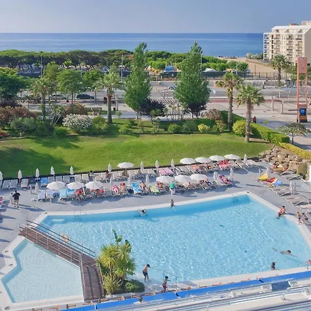 Khách sạn Montemar Maritim 4*