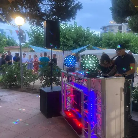 Acampamento El Pinar Platja Santa Susanna