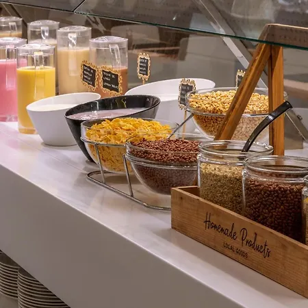 Alhambra Hotel 4*