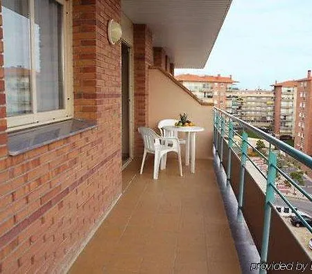 94 With Outdoor Swimmingpool *