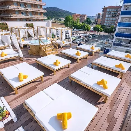 Alhambra Hotel Santa Susanna