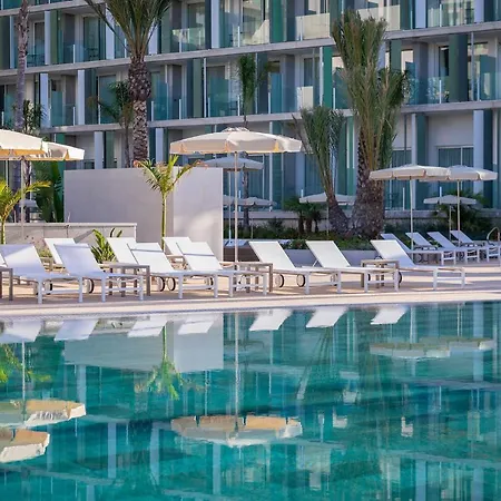 Atzavara & Hotel 5*