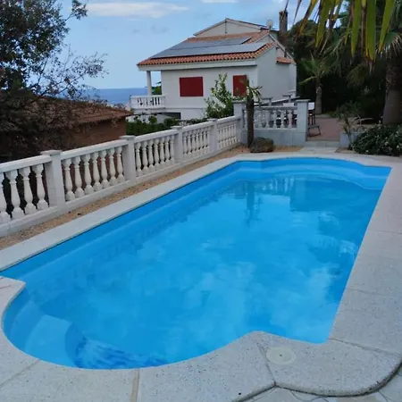 Seaview Villa *