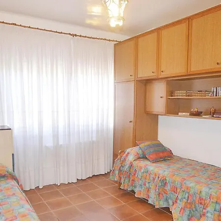 Hébergement de vacances 7 Bedroom Beautiful In Santa Susanna