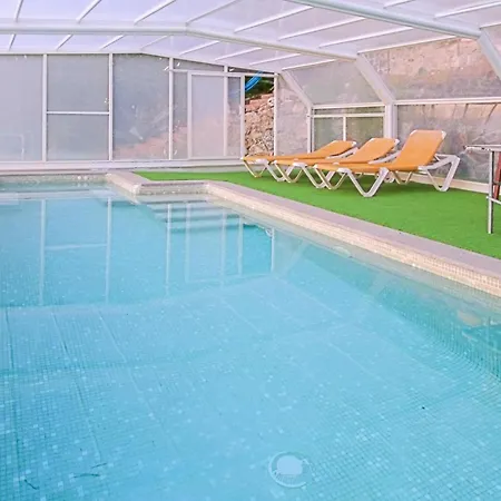 Holiday home 4 Bedroom Pet Friendly In