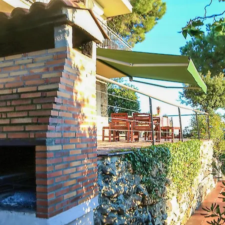 4 Bedroom Pet Friendly In Santa Susanna