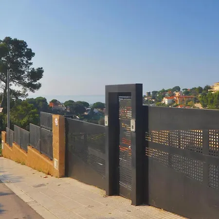 Hébergement de vacances In With House Sea View Santa Susanna