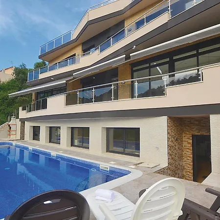 Hébergement de vacances In With House Sea View Santa Susanna