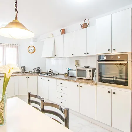 Cozy In With Kitchen Сasa de vacaciones