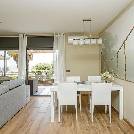 Hébergement de vacances Amazing In With Kitchen Santa Susanna